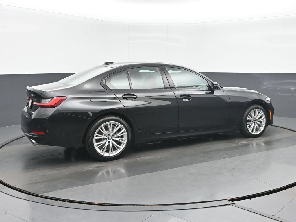 Used 2023 BMW 330i xDrive Sedan w/ Premium Package AWD/4WD image 3