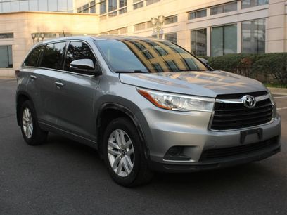 Used 2016 Toyota Highlander LE