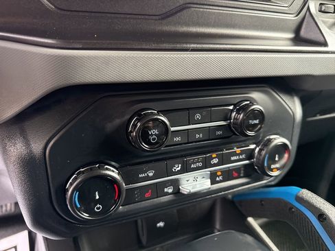 Used 2022 Ford Bronco Black Diamond w/ Sasquatch Package AWD/4WD image 27