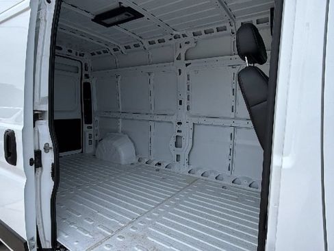 Used 2026 RAM ProMaster 2500 w/ Convenience Group FWD image 26