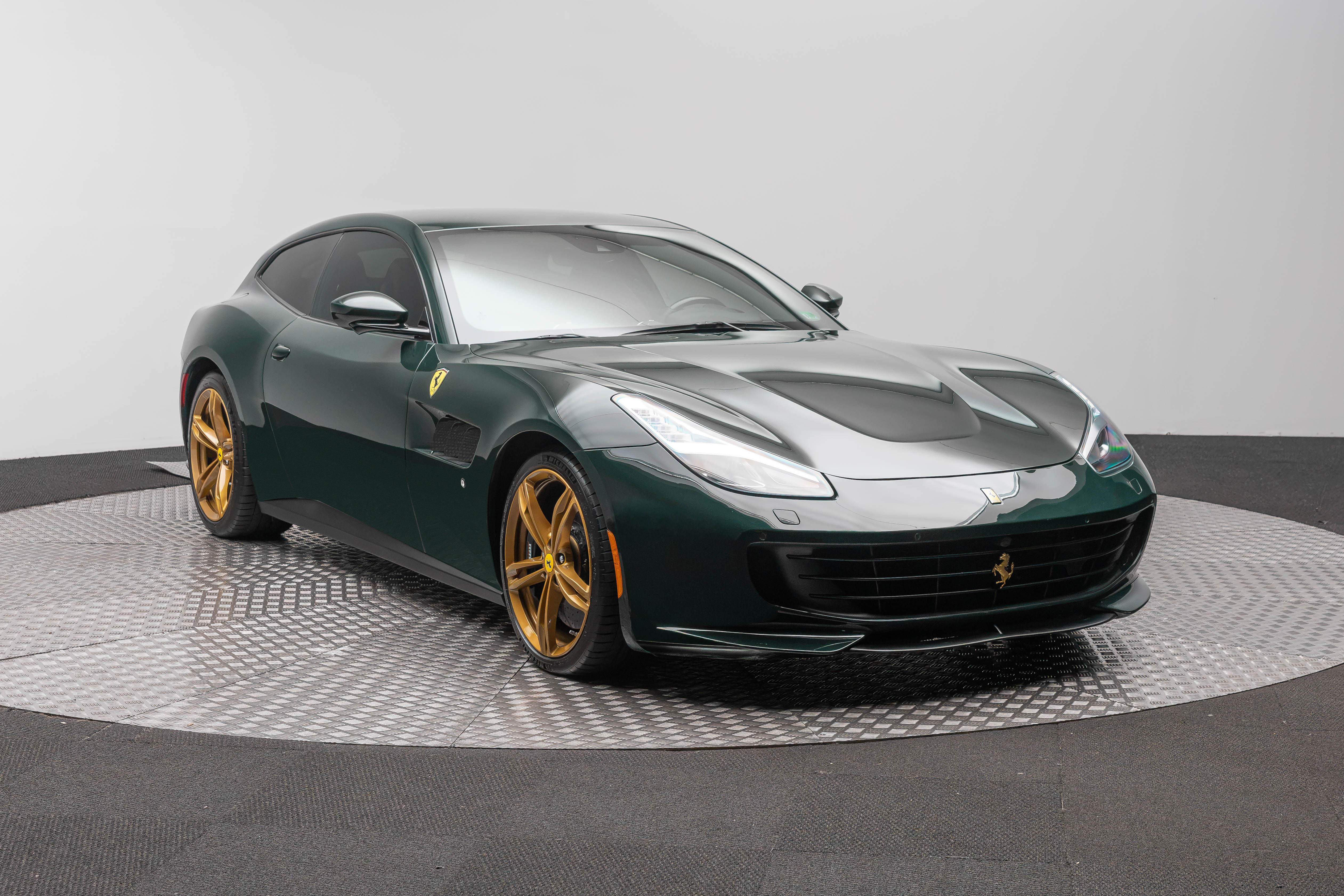 Used 2019 Ferrari GTC4Lusso AWD/4WD image 11