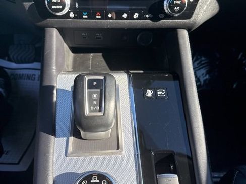 Used 2024 Mitsubishi Outlander SEL image 27