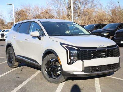 New 2026 Kia Sportage EX image 2