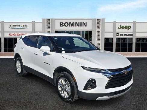 Used 2021 Chevrolet Blazer LT FWD image 2