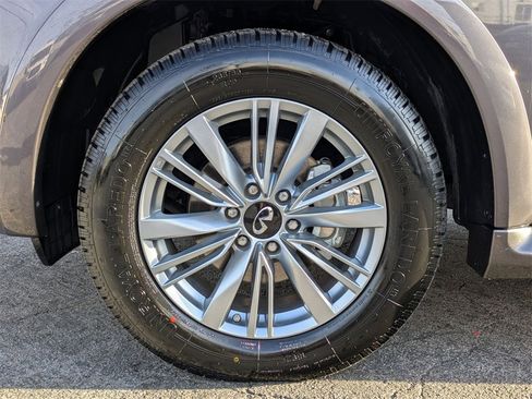 Used 2024 INFINITI QX80 Luxe image 31