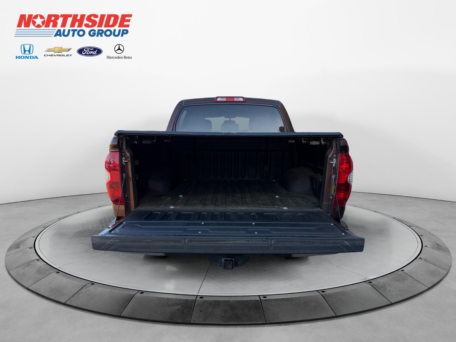 Used 2014 Toyota Tundra Limited w/ Limited Premium Package AWD/4WD image 19