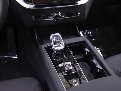 New 2026 Volvo XC90 T8 Plus w/ Protection Package Premier AWD/4WD image 14