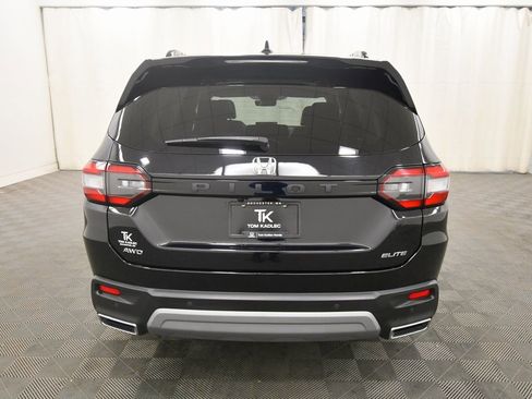 Certified 2024 Honda Pilot Black Edition image 6
