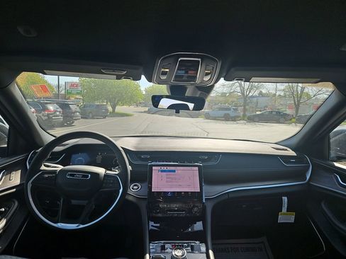 New 2025 Jeep Grand Cherokee L Limited w/ Trailer Tow Package image 3