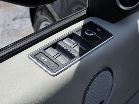 Used 2016 Land Rover Range Rover HSE image 26