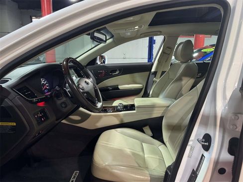 Used 2016 Kia K900 Luxury image 19