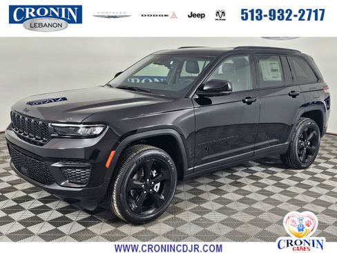 New 2025 Jeep Grand Cherokee 4WD image 1