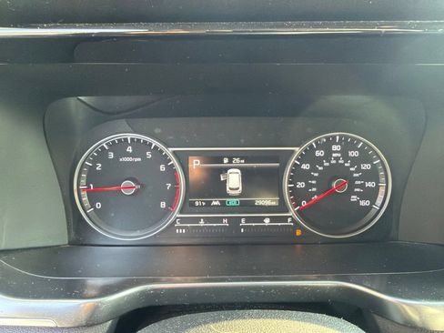 Certified 2023 Kia Sorento LX FWD image 11