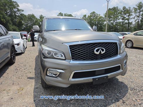 Used 2017 INFINITI QX80 2WD w/ Driver Assistance Package image 4