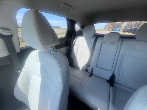 Used 2025 Hyundai Tucson SE image 23