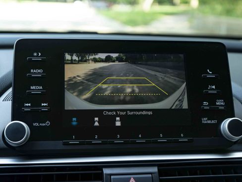 Used 2018 Honda Accord LX image 29