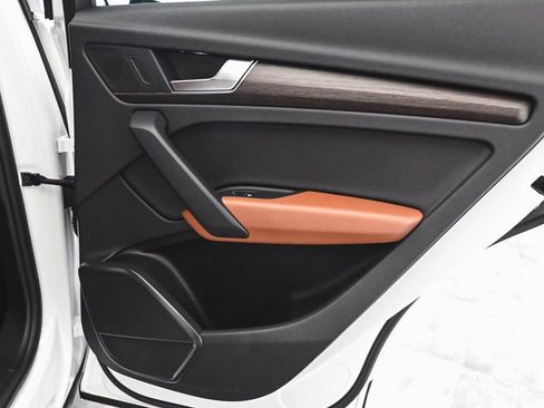 Used 2023 Audi Q5 e Premium image 12