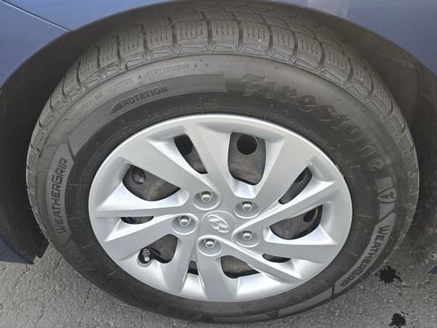 Used 2020 Hyundai Elantra SE FWD image 9