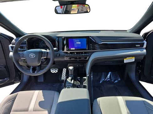 New 2025 Toyota Camry SE image 9