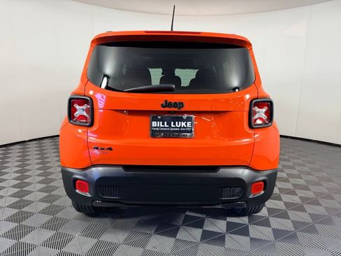 Used 2017 Jeep Renegade Altitude image 7