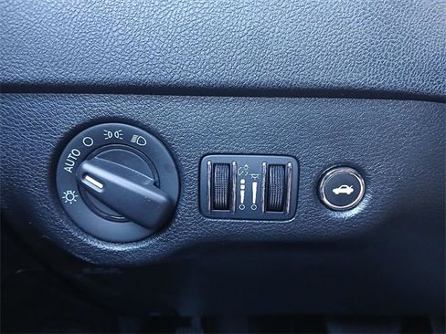 Used 2023 Dodge Charger SXT image 28