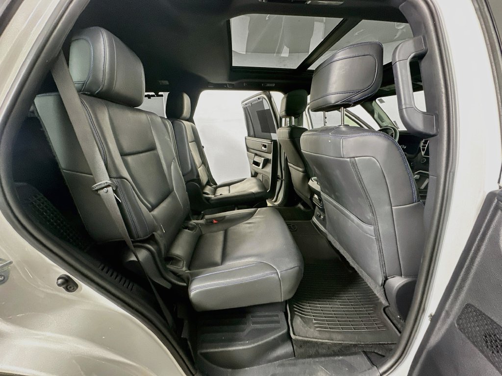 Used 2023 Toyota Sequoia Platinum RWD image 12