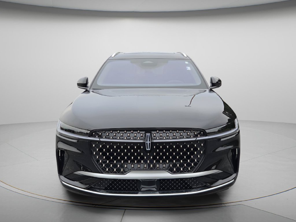 Used 2025 Lincoln Nautilus Black Label AWD/4WD image 4