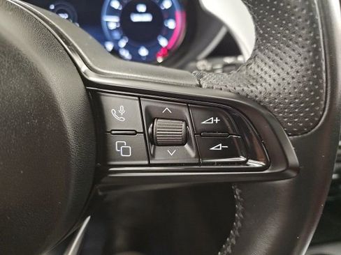 Used 2024 Alfa Romeo Giulia Veloce image 20