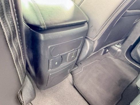 Used 2024 Ford Explorer XLT w/ Equipment Group 202A RWD image 31