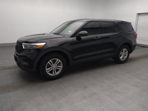 Used 2023 Ford Explorer 4WD image 2