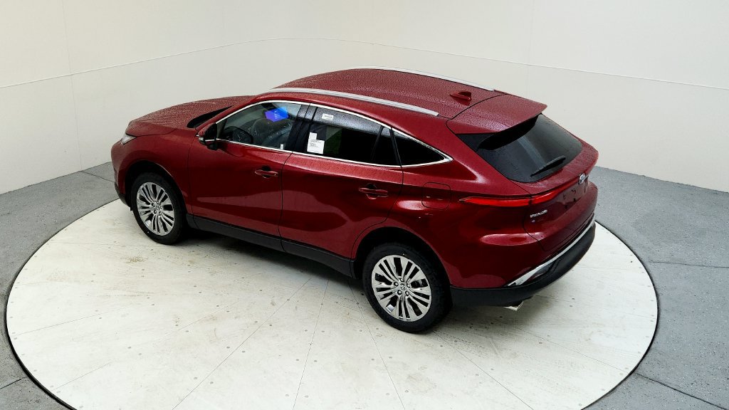 Certified 2024 Toyota Venza XLE AWD/4WD image 15