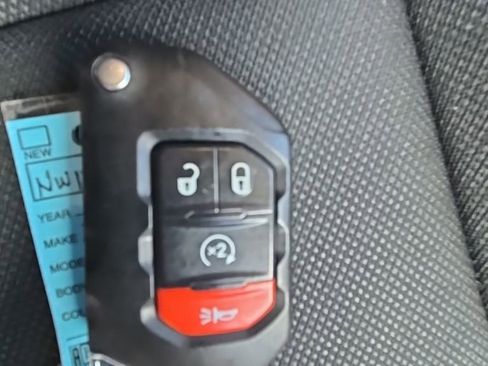 Used 2022 Jeep Wrangler Unlimited Sahara w/ Dual Top Group image 32