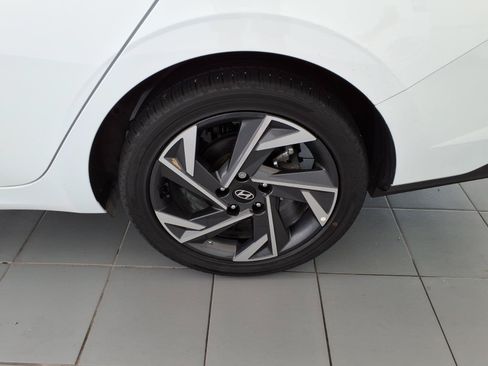 Certified 2025 Hyundai Elantra SEL FWD image 16