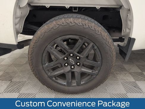 Used 2025 Chevrolet Silverado 1500 Custom Trail Boss w/ Turbomax Blackout Package AWD/4WD image 19