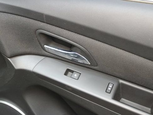 Used 2016 Chevrolet Cruze LT w/ Sun, Sound and Sport Package FWD image 9