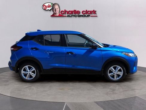 Certified 2025 Nissan Kicks Play S FWD image 7