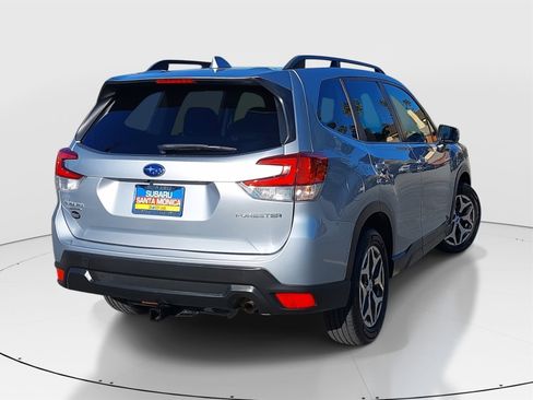 Used 2020 Subaru Forester Premium image 7