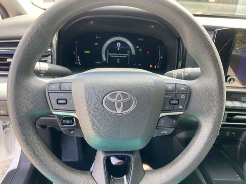 Used 2025 Toyota Camry LE w/ Convenience Package FWD image 35