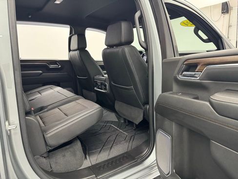 Used 2024 Chevrolet Silverado 2500 High Country w/ Technology Package image 36