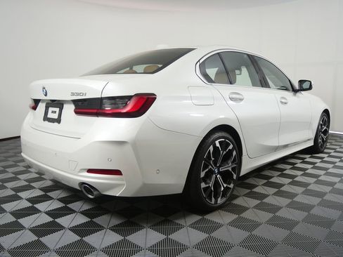 Used 2025 BMW 330i Sedan RWD image 3