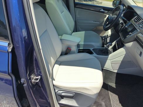 Used 2023 Volkswagen Tiguan SE FWD image 34