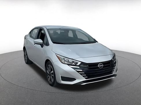 Used 2025 Nissan Versa SV FWD image 3