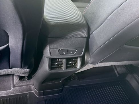 Used 2025 Chevrolet Equinox RS w/ Safety and Technology Package AWD/4WD image 19