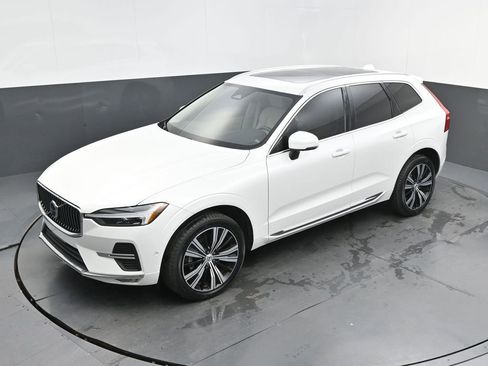 Certified 2023 Volvo XC60 B5 Plus w/ Protection Package Premier image 23
