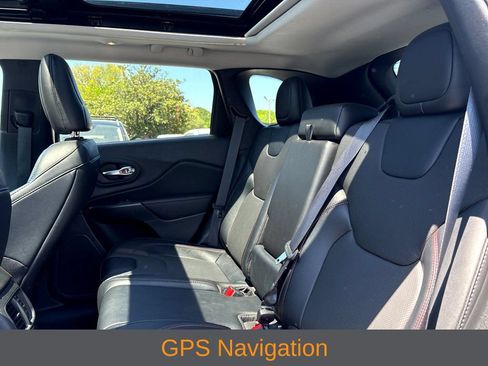 Used 2022 Jeep Cherokee Trailhawk w/ Sun, Sound & Nav Group AWD/4WD image 21