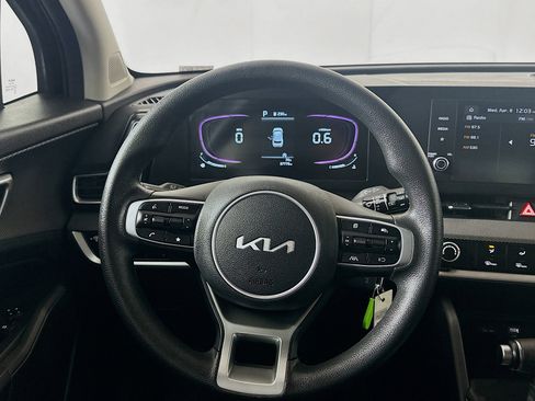 Used 2025 Kia Sportage LX image 17
