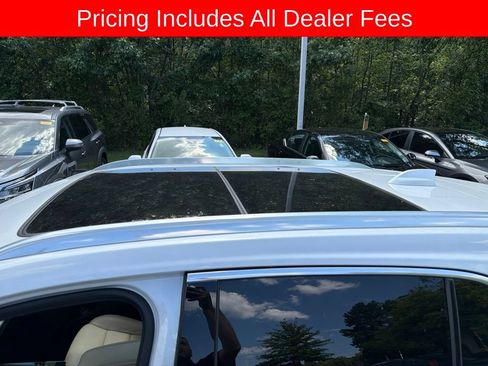 Used 2024 Cadillac XT4 Premium Luxury FWD image 5