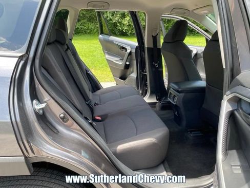 Used 2025 Toyota RAV4 LE AWD/4WD image 32