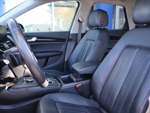 Used 2019 Audi Q5 2.0T Premium w/ Convenience Package AWD/4WD image 10