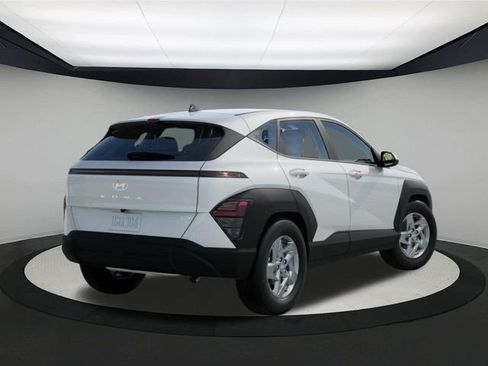 New 2026 Hyundai Kona SE image 4
